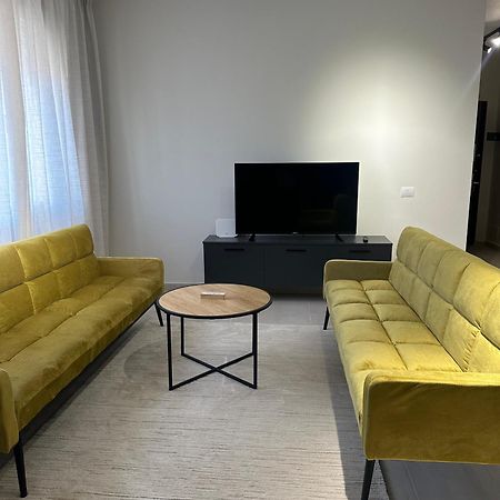New Bazar - 2 Rooms Apartment Тирана Екстериор снимка