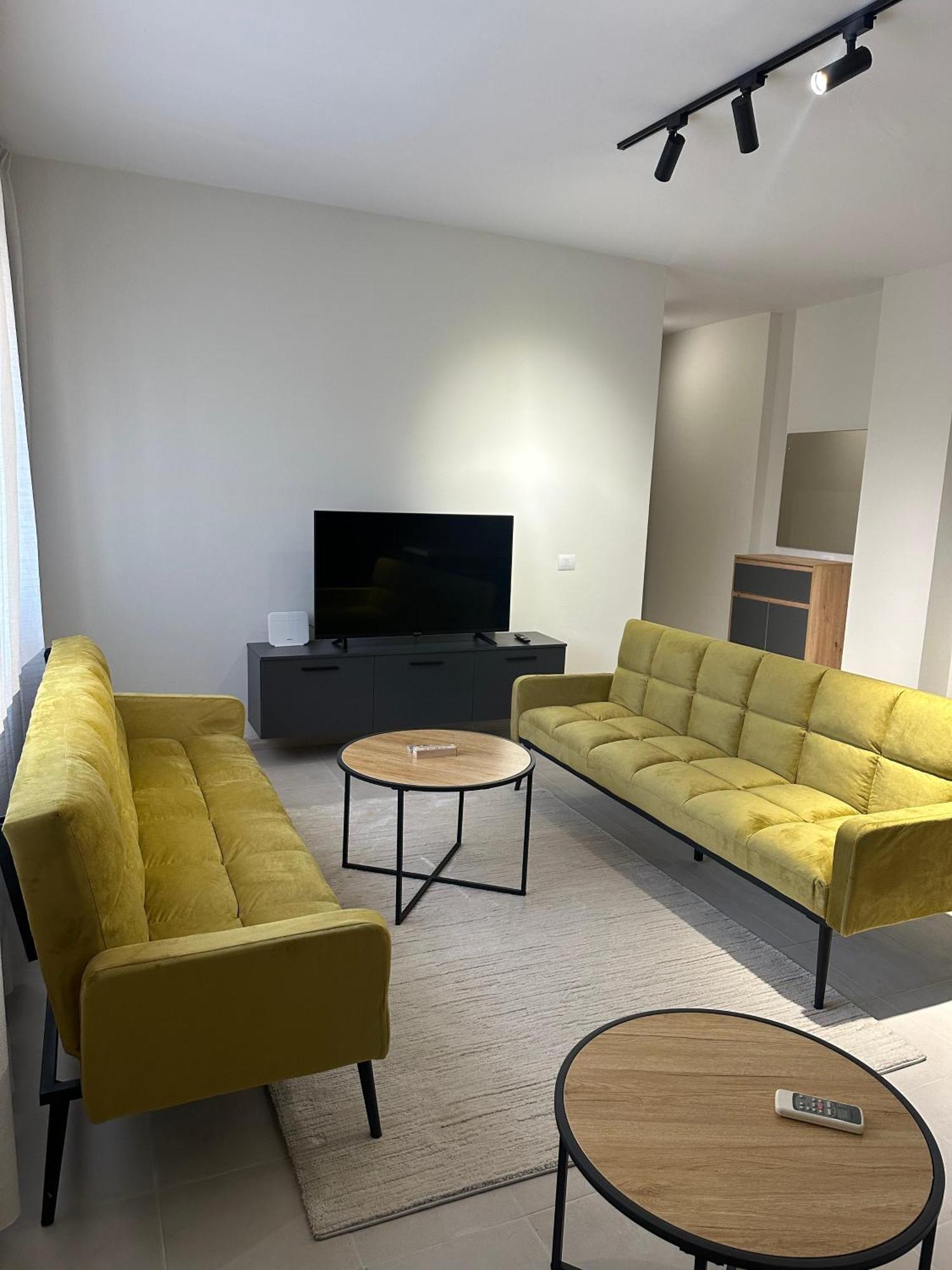 New Bazar - 2 Rooms Apartment Тирана Екстериор снимка