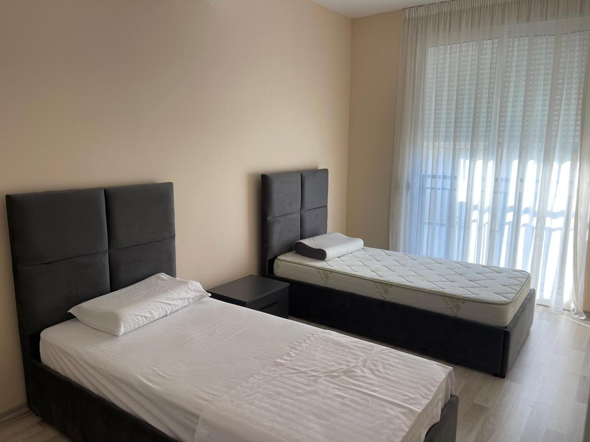 New Bazar - 2 Rooms Apartment Тирана Екстериор снимка